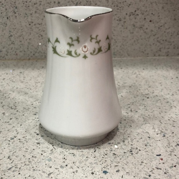 Sheffield Elegance Fine China Japan Creamer / Pitcher - Picture 5 of 11